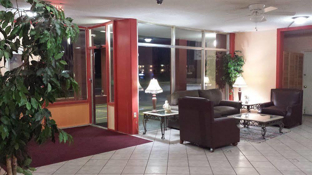 Super 8 By Wyndham Goldsboro Motel Luaran gambar