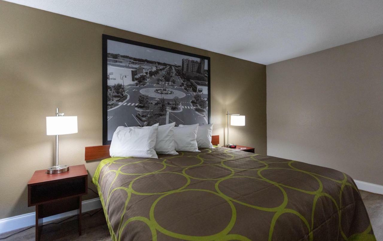 Super 8 By Wyndham Goldsboro Motel Luaran gambar