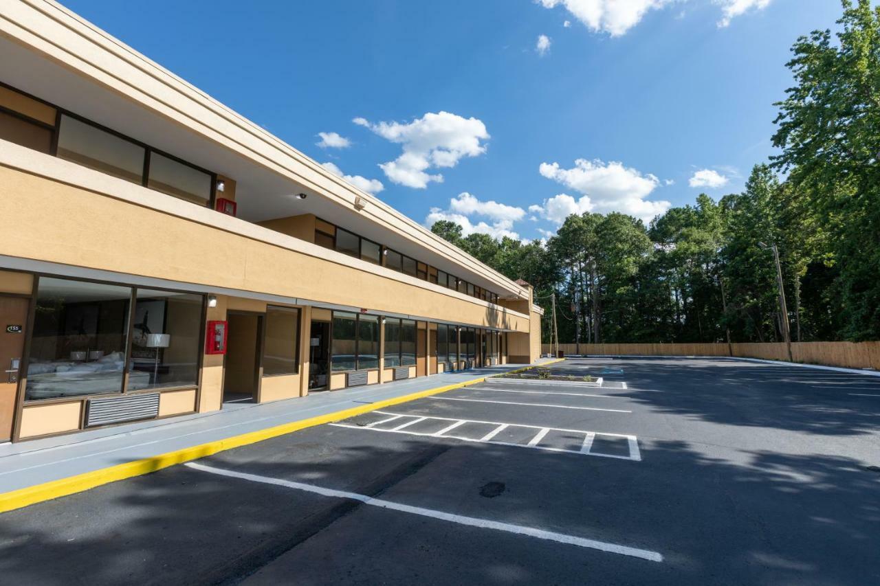 Super 8 By Wyndham Goldsboro Motel Luaran gambar