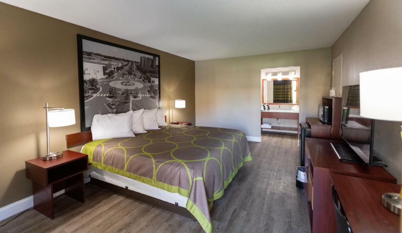 Super 8 By Wyndham Goldsboro Motel Luaran gambar