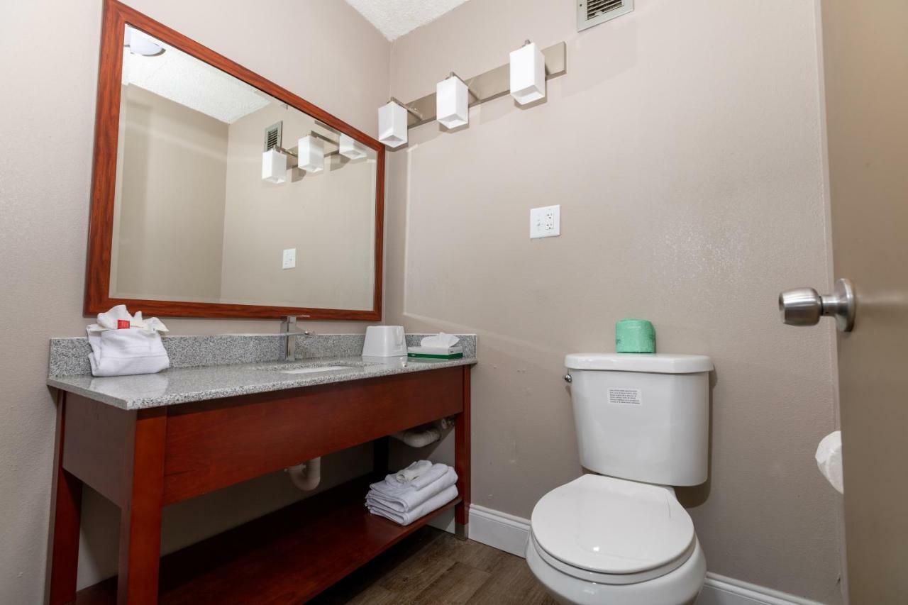 Super 8 By Wyndham Goldsboro Motel Luaran gambar